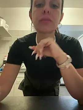 ainaht online show from April 21, 2026, 7:58 am