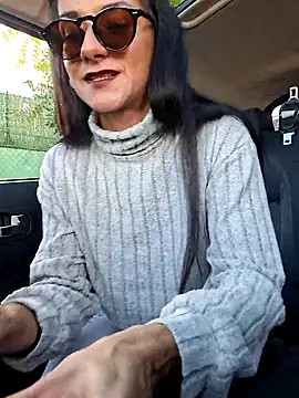 Lauraxxsteen online show from November 12, 2025, 12:16 pm