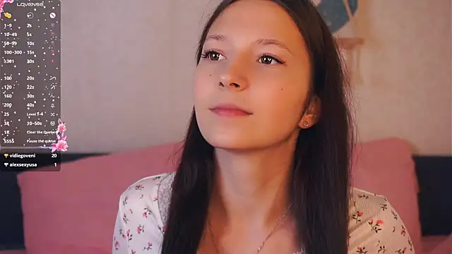 GabrielleLynchard online show from October 30, 2025, 6:52 pm