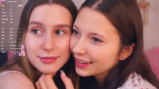 GabrielleLynchard online show from November 21, 2025, 8:29 pm