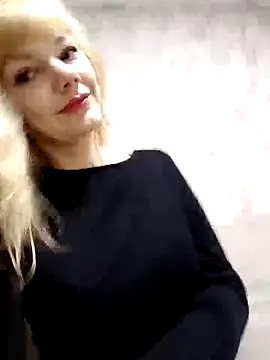 AliceSwan1122 online show from October 3, 2025, 2:36 pm