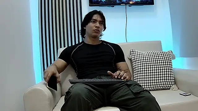 toji luxxer online show from September 15, 2025, 11:43 am