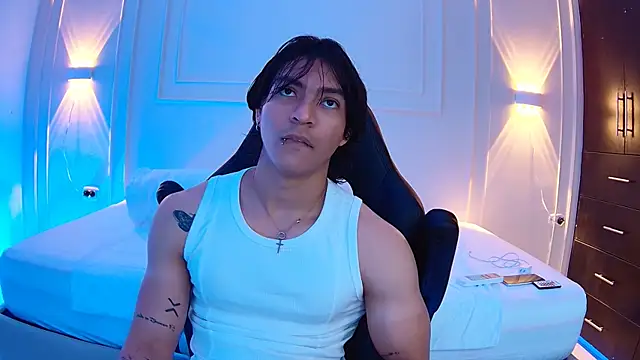 toji luxxer online show from September 18, 2025, 1:02 pm