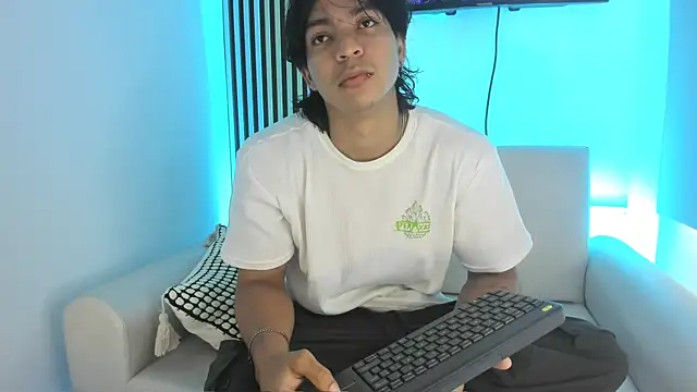 toji luxxer online show from September 26, 2025, 1:15 pm