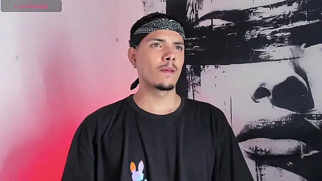 Avaggi online show from September 18, 2025, 9:28 pm