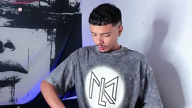 Avaggi online show from September 26, 2025, 10:25 pm