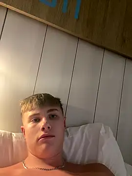 Sammyboy2211 online show from October 2, 2025, 1:40 pm