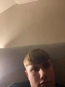 Sammyboy2211 online show from February 10, 2026, 6:34 pm