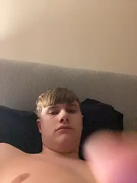 Sammyboy2211 online show from February 26, 2026, 1:48 am