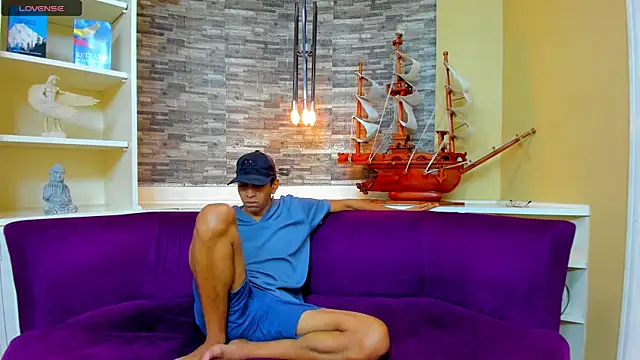 Juicy Creww online show from September 27, 2025, 10:09 am