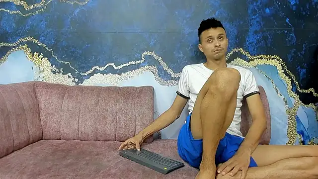 Juicy Creww online show from November 4, 2025, 9:19 am