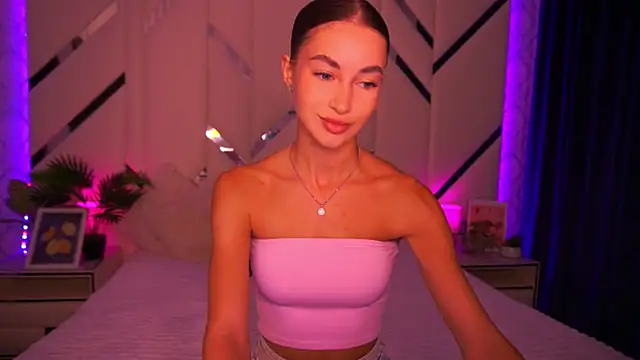 CherryyLulu online show from September 18, 2025, 6:59 am