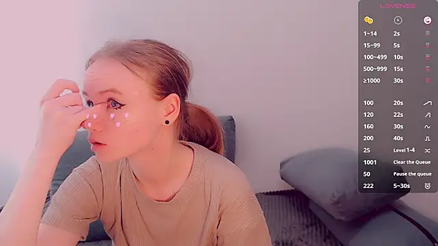 AliceNya cute online show from April 21, 2026, 7:14 am