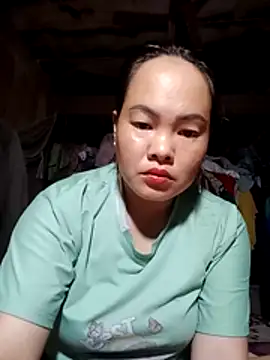 emilyzz online show from April 19, 2026, 2:44 am