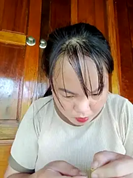 Snapshot of emilyzz chatting on May 20, 2026, 7:47 am emilyzz online show from May 20, 2026, 7:47 am