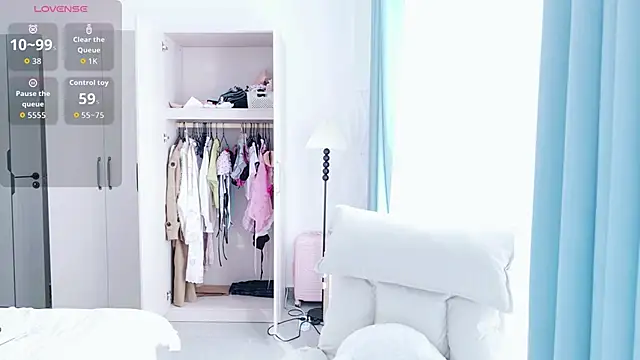 schoolgirl-nurse online show from November 14, 2025, 7:51 am