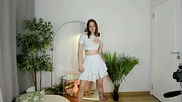 Pink Muse online show from November 6, 2025, 1:56 pm