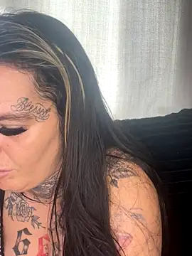 DIRTY PAISLEY X online show from September 25, 2025, 1:15 pm