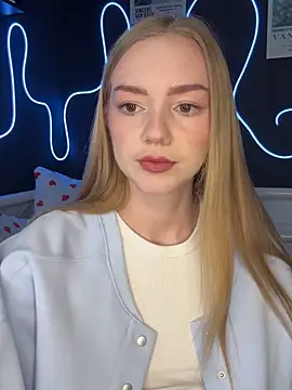 MilaMoone online show from October 16, 2025, 12:50 pm