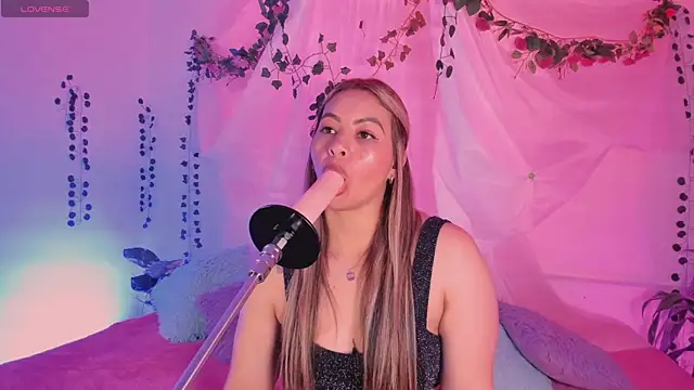 chubbyZoe online show from November 18, 2025, 12:38 am