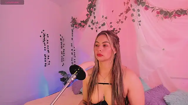 chubbyZoe online show from November 22, 2025, 3:00 pm