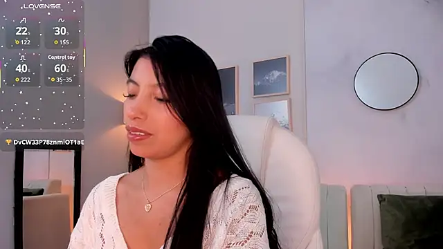 Tiffany Low online show from November 22, 2025, 1:54 pm