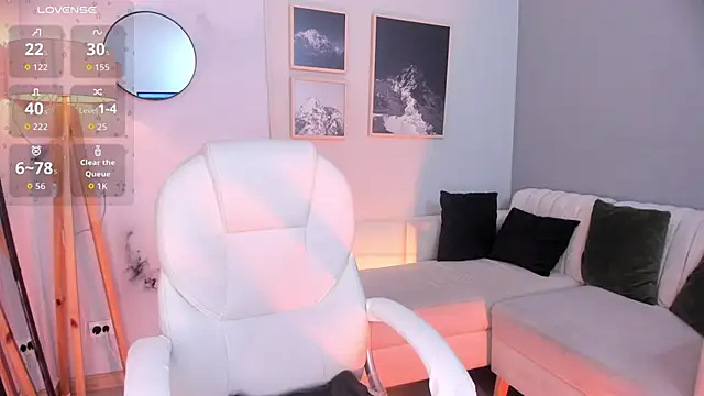 Tiffany Low online show from March 9, 2026, 2:43 pm