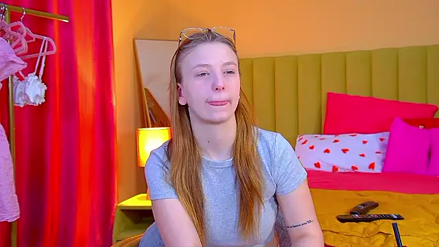 BeatriceBinoche online show from March 10, 2026, 6:29 am