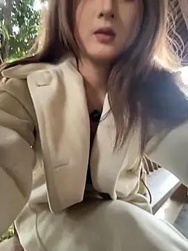 yuki june online show from February 10, 2026, 9:02 am