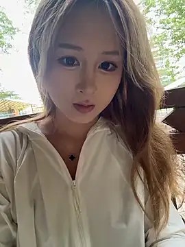 yuki june online show from April 21, 2026, 8:09 am