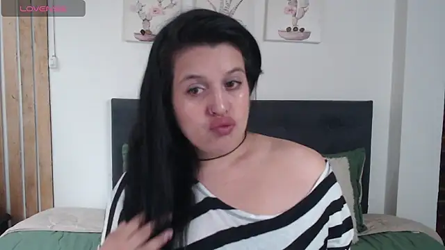 Andrea secret  online show from February 4, 2026, 3:18 pm