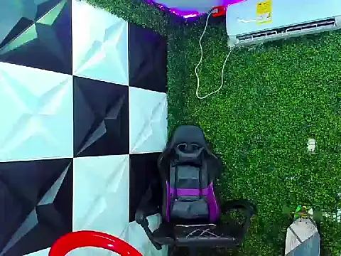 boy tatto777 online show from September 16, 2025, 2:07 pm