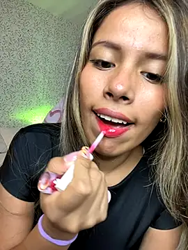 EMILIIA RICHTER   online show from November 3, 2025, 5:58 pm