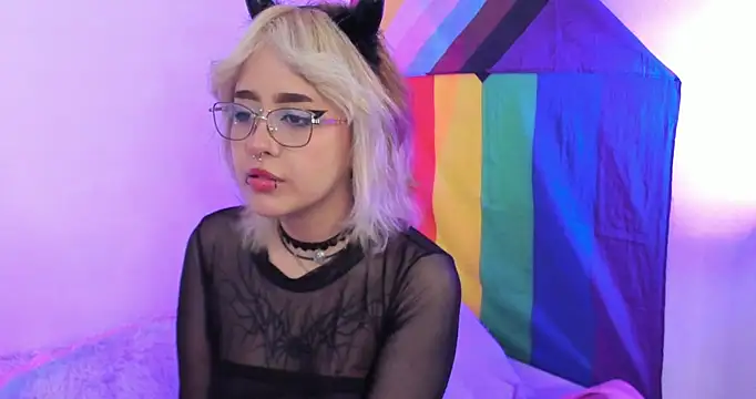 NekoWaifu online show from September 30, 2025, 12:32 pm