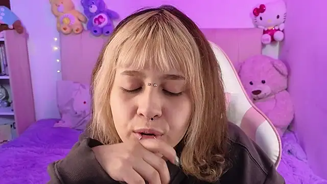 Snapshot of NekoWaifu chatting on May 29, 2026, 2:48 pm NekoWaifu online show from May 29, 2026, 2:48 pm