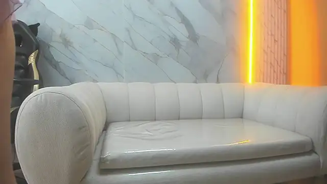 Isabella Blondetf online show from September 17, 2025, 10:55 pm