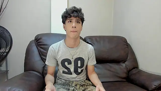 Snapshot of Xam_Collen chatting on October 27, 2025, 3:38 pm Xam Collen online show from October 27, 2025, 3:38 pm