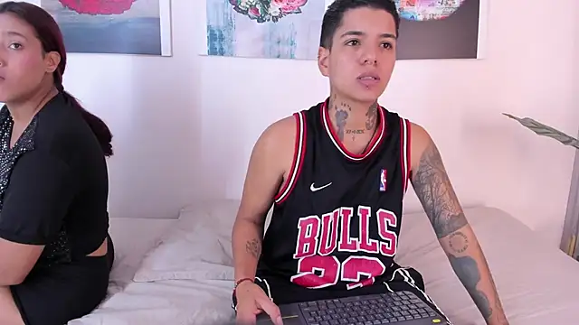 Girls inlove online show from November 3, 2025, 12:28 pm