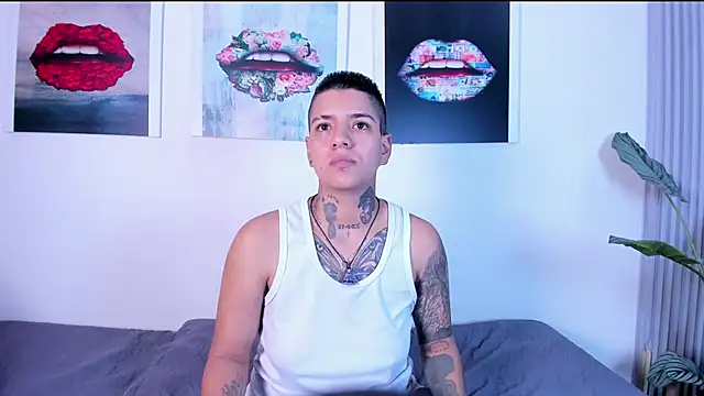 Girls inlove online show from November 14, 2025, 11:53 am