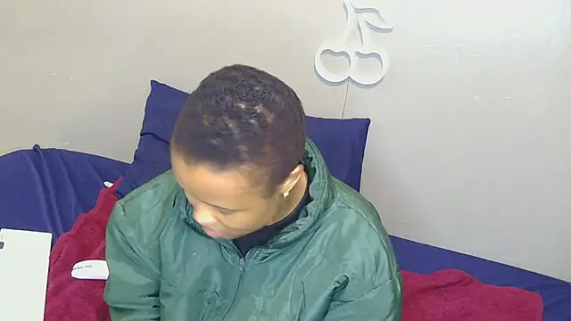 Serafynn online show from October 1, 2025, 7:31 pm