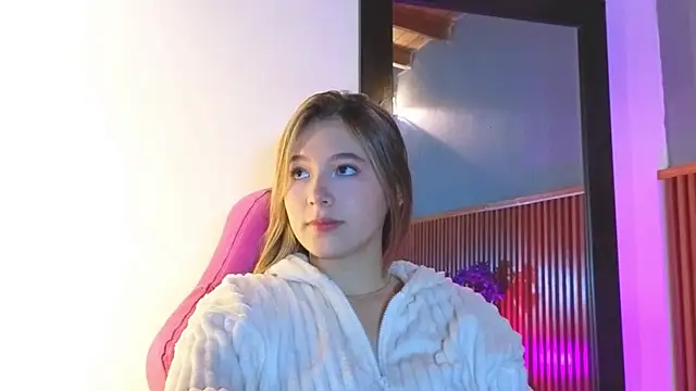 VictoriaSpark online show from November 24, 2025, 11:54 am