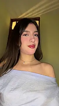 Emily-hottson online show from February 5, 2026, 8:08 am