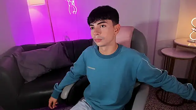 Snapshot of Peter_chase chatting on November 27, 2025, 5:59 pm Peter chase online show from November 27, 2025, 5:59 pm