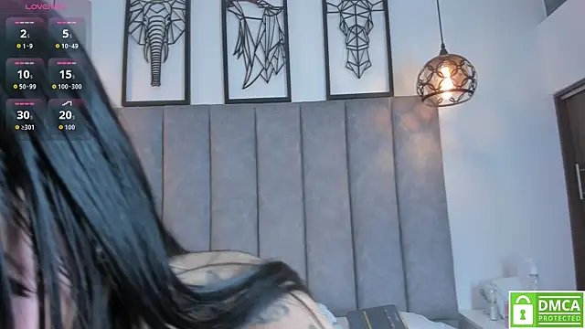 Scarlet  Jones  online show from February 10, 2026, 10:36 pm