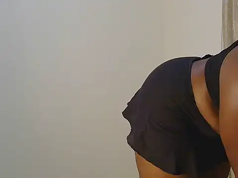 Dark-Berry23 online show from October 19, 2025, 3:56 pm