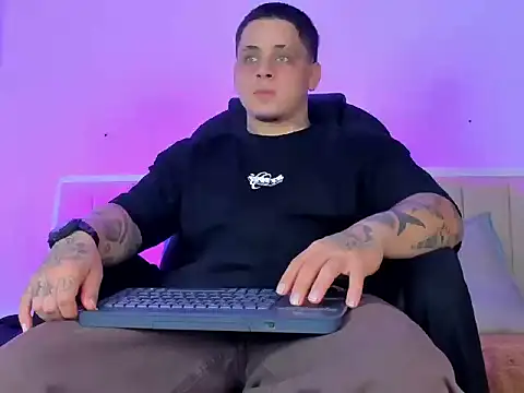 denis munera online show from September 17, 2025, 12:29 pm