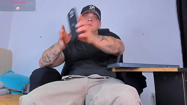 denis munera online show from October 3, 2025, 12:02 pm