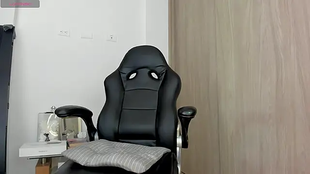 Biscuit oliva online show from October 12, 2025, 3:16 am