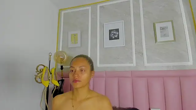 HoollyHendrix online show from February 24, 2026, 9:13 pm