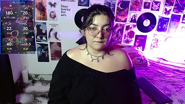Snapshot of Roxy_f_w chatting on August 6, 2026, 4:14 am Roxy f w online show from August 6, 2026, 4:14 am
